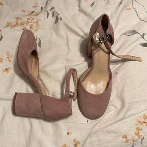 Gianni Bini Round Toed Dusty Pink Heels